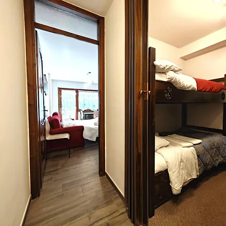 Hostdomus - City Center Flat * ססטריארה