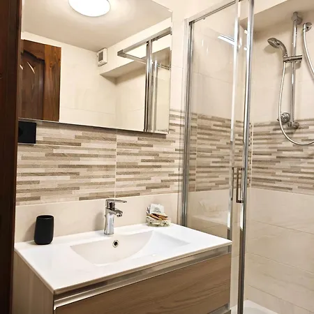 Hostdomus - City Center Flat