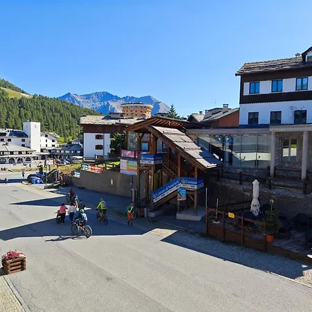 Hostdomus - City Center Flat Sestriere